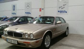Jaguar XJ8 ,3.2, year 1999, beautiful all round condition, always garaged, only 98,000km. Sold with 6 month guarantee, asking 8,995e. Tel 922 736451
