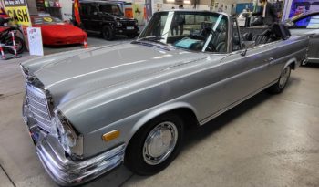 Mercedes 280 SE 3.5 V8 descapotable, construido en 1968, 40.000 kilometros registro histórico, aire acondicionado de fábrica instalado desde nuevo, una rápida apreciación verdadero clásico y sólo puede ser descibed como hermoso, pidiendo 225.000e, consideraría apartamento, casa, finca a cambio, dinero en efectivo de cualquier manera. Tel 922 736451