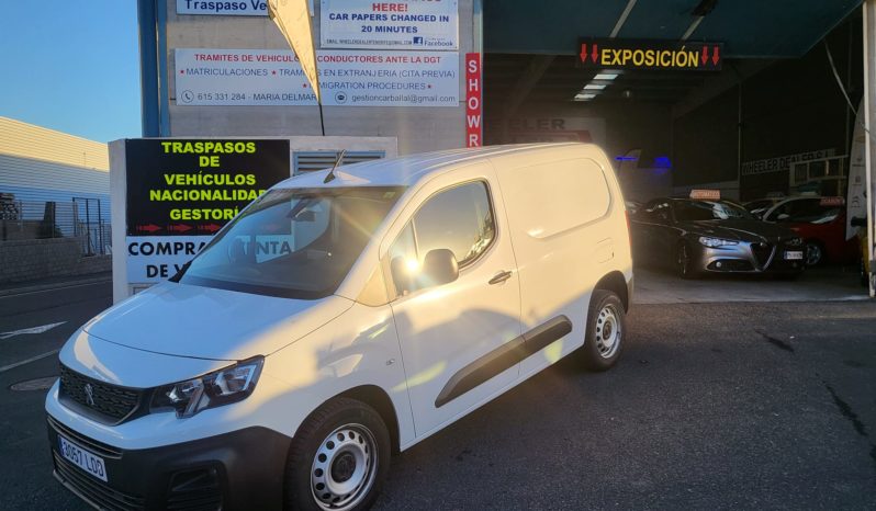 Peugeot Partner 1.5 diésel, 1000kg, año 2019, 111.000km edición premium con música, aire acondicionado etc, se vende con 1 año de garantía, pido 13.995e. El 100% de la financiación de los depósitos no está disponible. Tel 922 736451