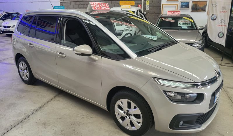 Citroen Grand C4 Picasso 1.2 purtech, año 2017, 132.000km, 7 plazas, música, aire acondicionado etc, se vende con 1 año de garantía, pido 10.995e. El 100% de la financiación de los depósitos no está disponible. Tel 922 736451