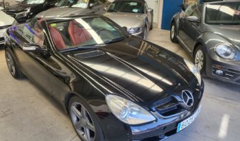 Mercedes SLK 200 Kompressor automatico, año 2006, 121.000km, techo duro abatible, interior de cuero, musica, aire acondicionado etc, se vende con 1 año de garantia, pido 12.995e. Tel 922 736451