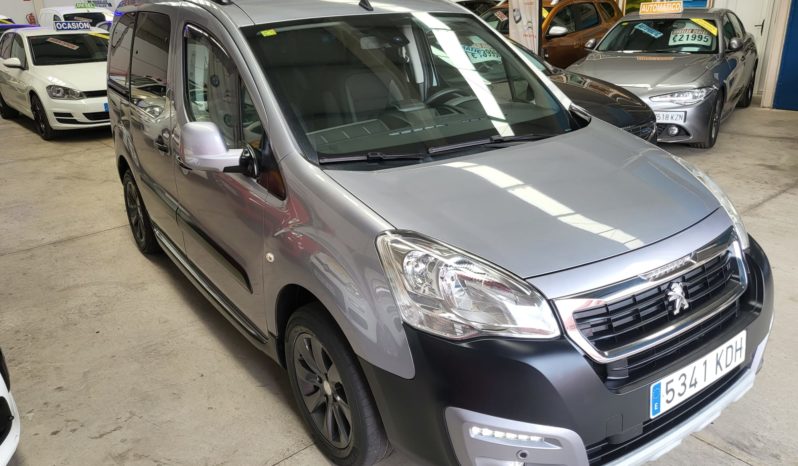 Peugeot Partner Tepee 1.6 azul HDi, año 2017, 128.000 kilometros, música, cámara de aparcamiento, navegación, aire acondicionado, etc, se vende con 1 año de garantía, 100% de financiación sin depósito disponible, pidiendo 15.995e. Tel 922 736451