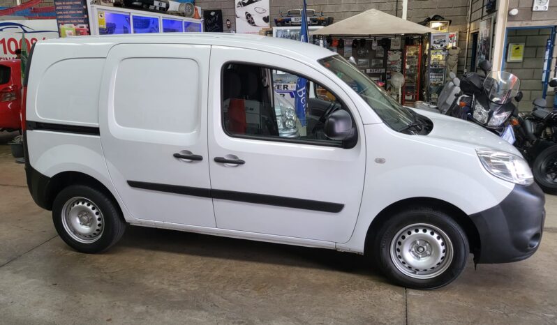 Renault kangoo, 1.4 Diesel, año 2015, un propietario con 145.000km, música, aire acondicionado etc, se vende con 1 año de garantía, pidiendo 10.995e. 100%%no deposit finance available. Tel 922 736451