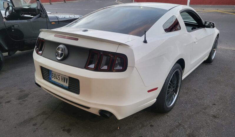 Ford Mustang 3.8 Auto full