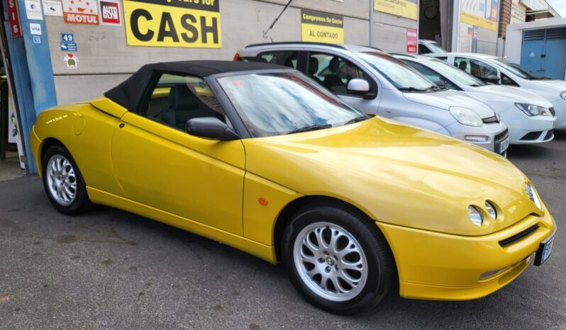 Alfa romeo Spider 1.8, year 1999, TF Tenerife registered car with 220,000km, music, air-conditioning etc, sold with 1 year guarantee, great every day classic motoring, asking 5,995e. Tel 922 736451