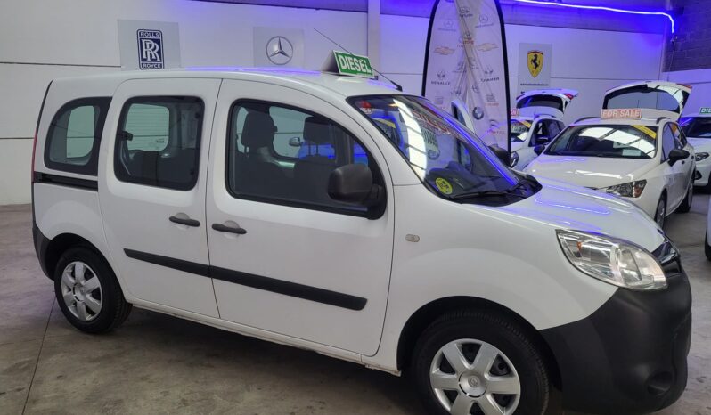 Renault Kangoo 1.5 diesel, year 2015, 161,000km, music, air-conditioning etc, sold with 1 year guarantee, asking 10,995e. 100% no deposit finance available. Tel 922 736451