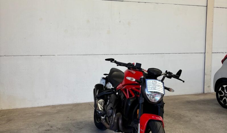 Ducati monster lleno