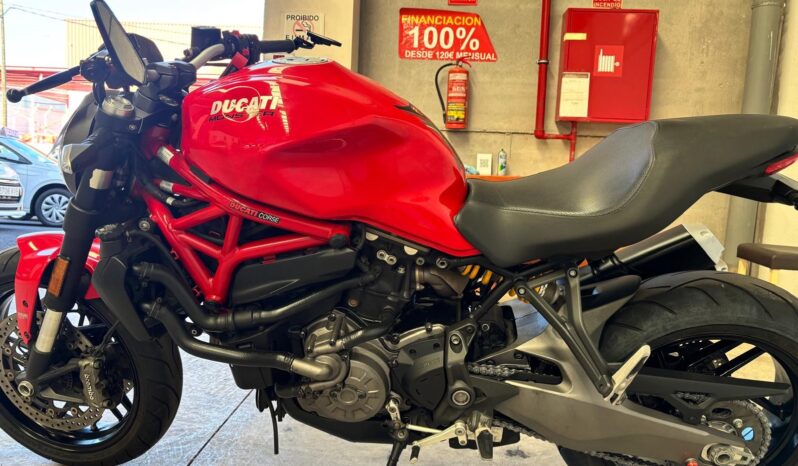 Ducati monster lleno