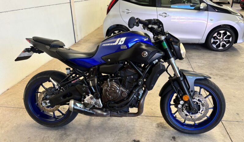 Yamaha MT 07 full