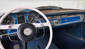 Mercedes-Benz 230 SL Pagoda lleno