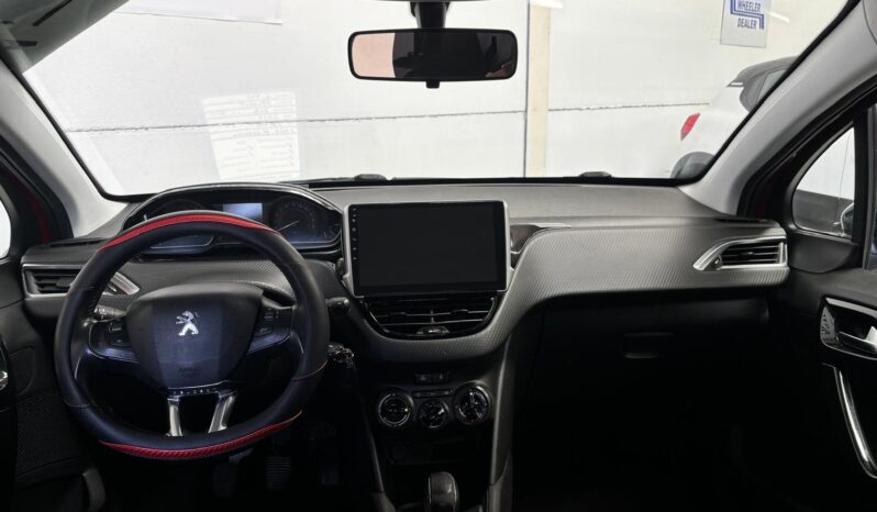 Peugeot 208 full