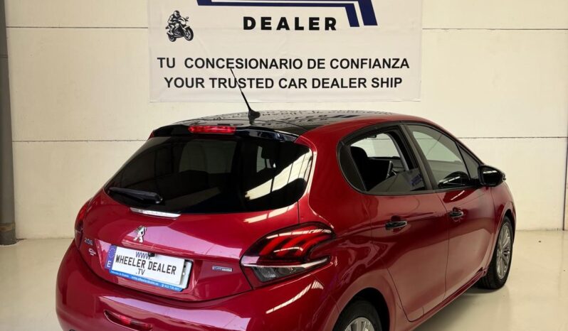 Peugeot 208 full